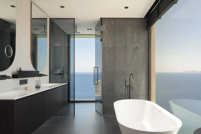 Seafront Villa in Crete for sale, Heraklio