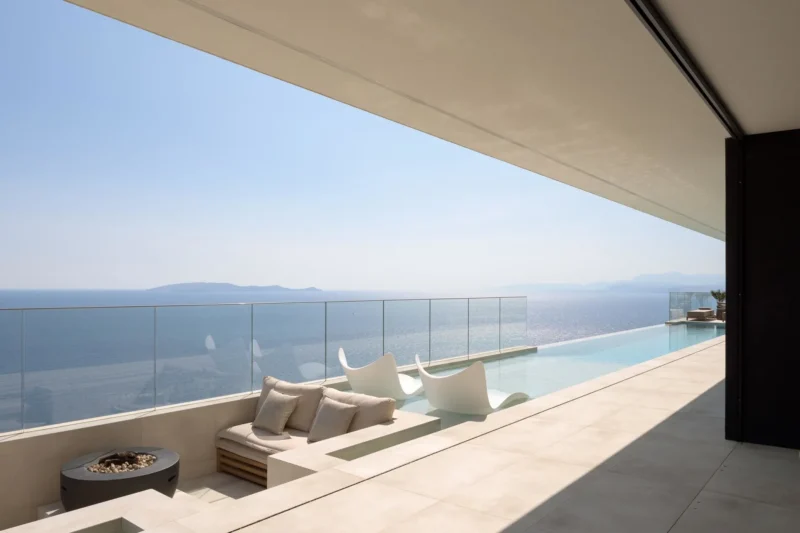 Seafront Villa in Crete for sale, Heraklio