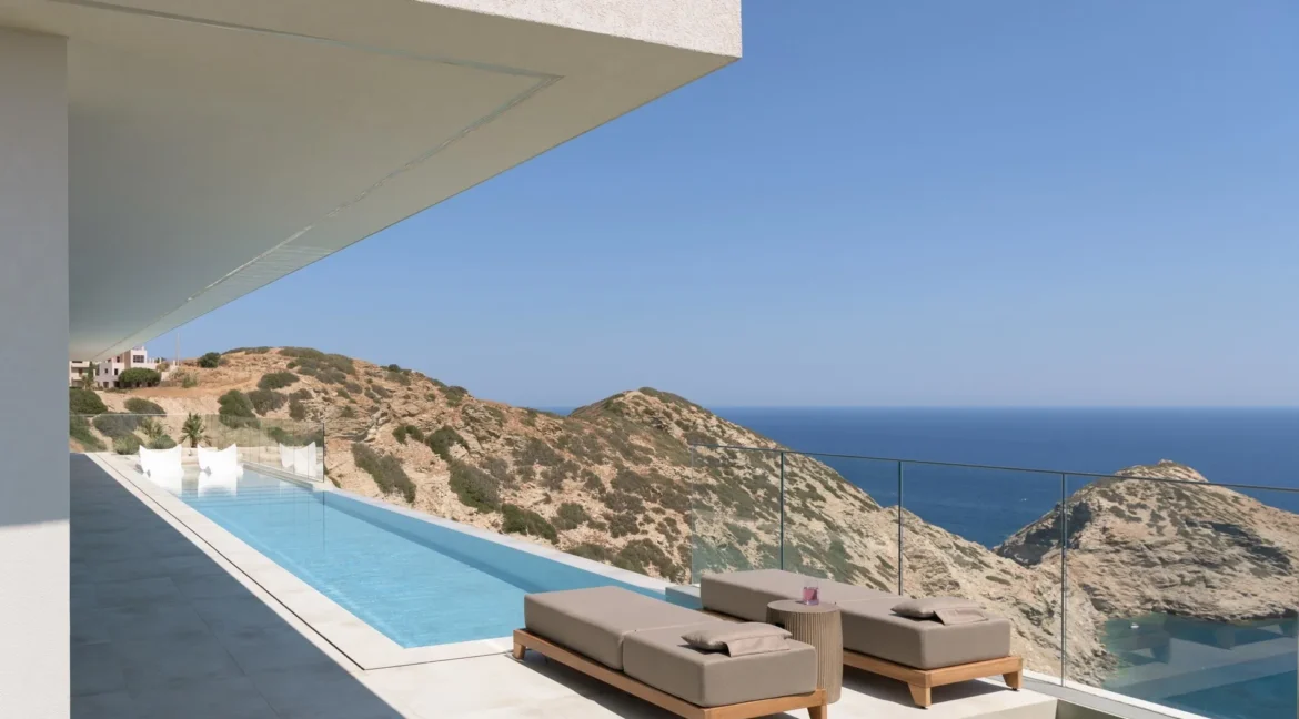 Seafront Villa in Crete for sale, Heraklio