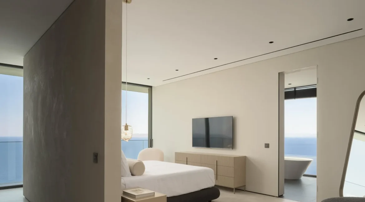 invest-in-a-seafront-villa-in-crete-17373224_19