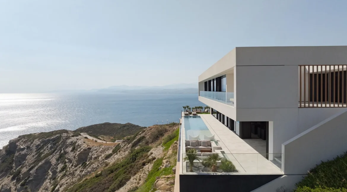 invest-in-a-seafront-villa-in-crete-17373224_42