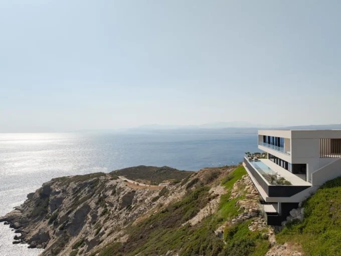 Seafront Villa in Crete for sale, Heraklio