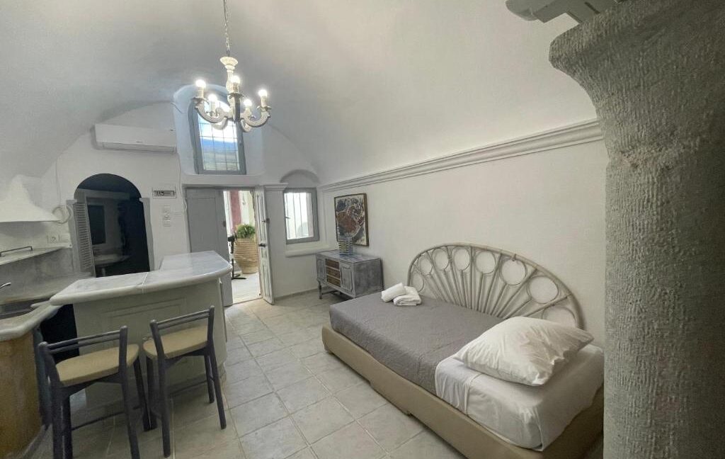 17 Rooms Hotel for sale Santorini — Messaria 14