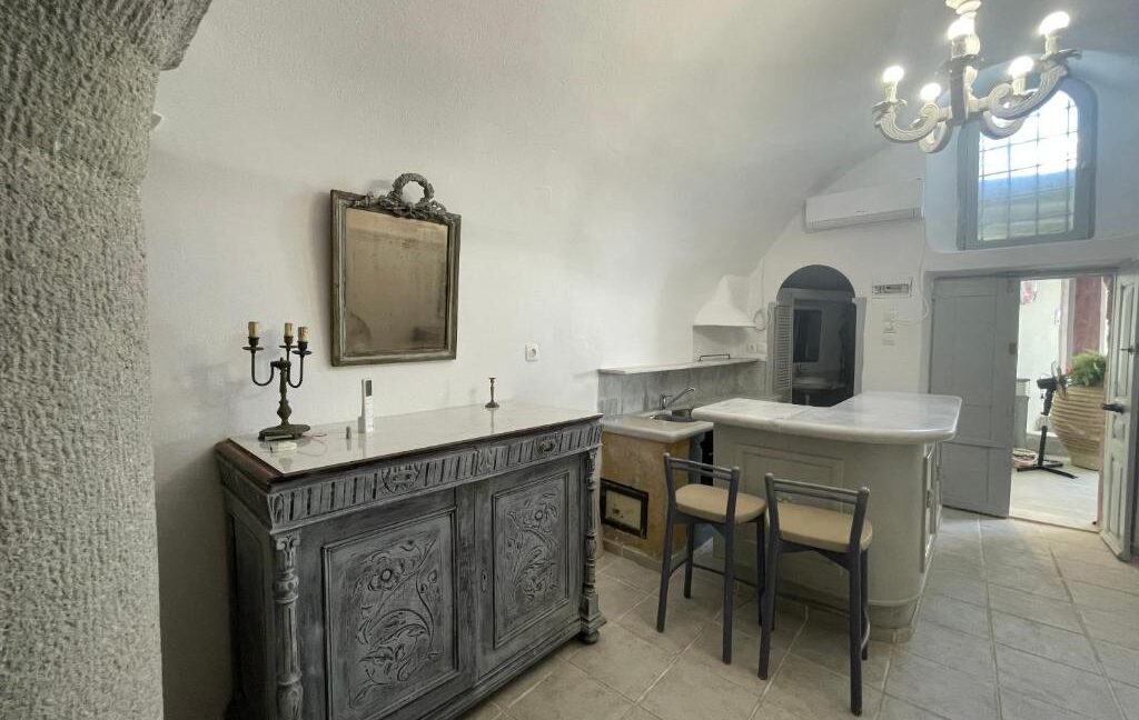 17 Rooms Hotel for sale Santorini — Messaria 15