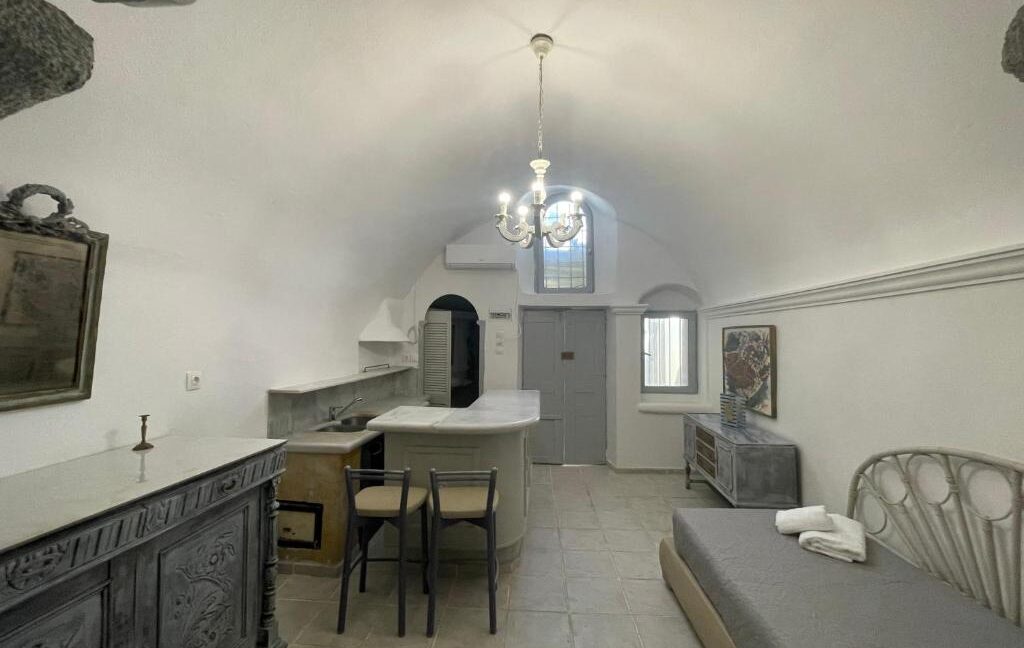17 Rooms Hotel for sale Santorini — Messaria 4
