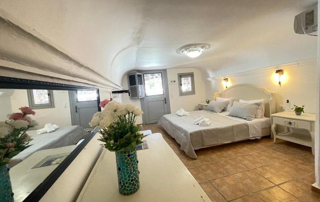 17 Rooms Hotel for sale Santorini — Messaria 6