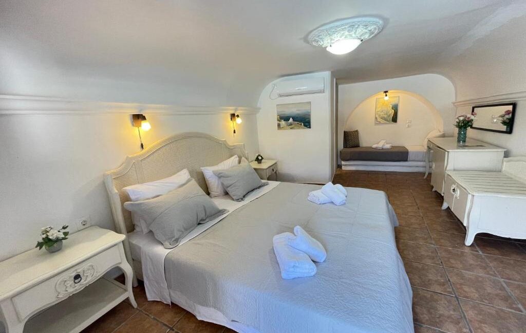 17 Rooms Hotel for sale Santorini — Messaria 8