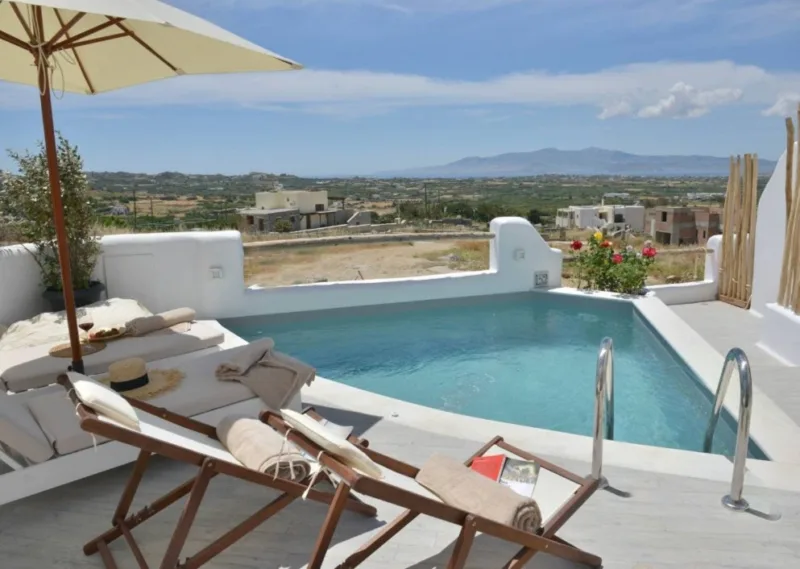 Complex Of Three Villas for Sale in Naxos