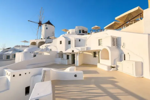 Luxury Villa for Sale in Caldera Oia Santorini