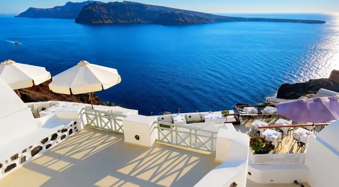 Luxury Villa for Sale in Caldera Oia Santorini