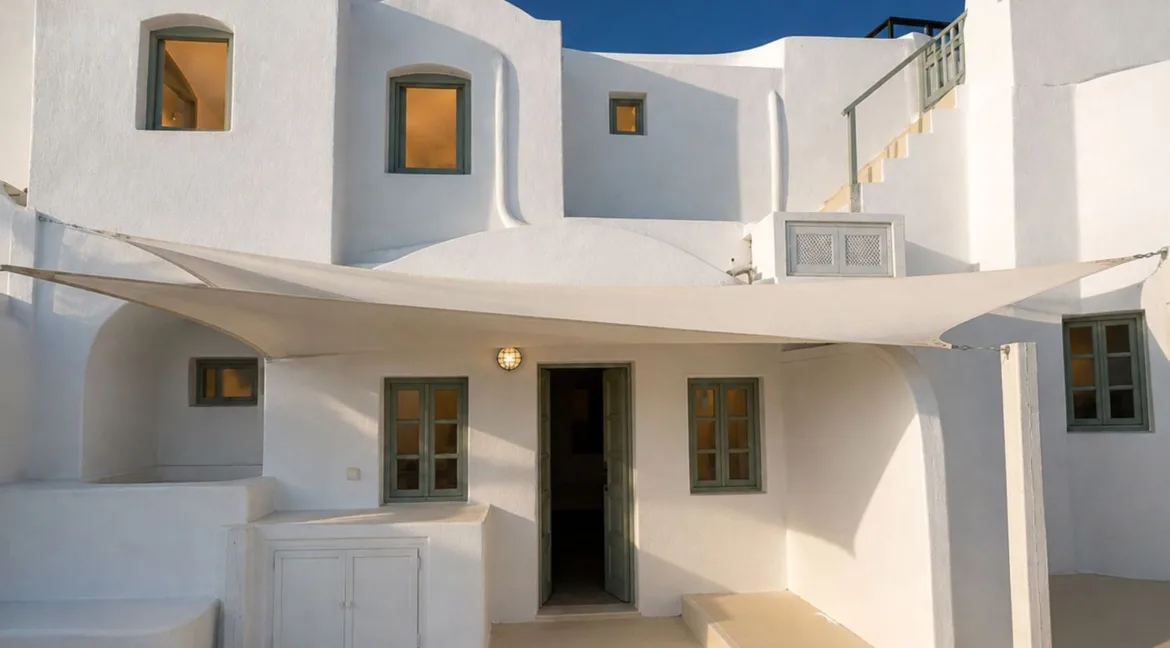 Luxury Villa for Sale in Caldera Oia Santorini
