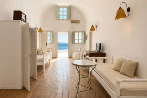 Luxury Villa for Sale in Caldera Oia Santorini