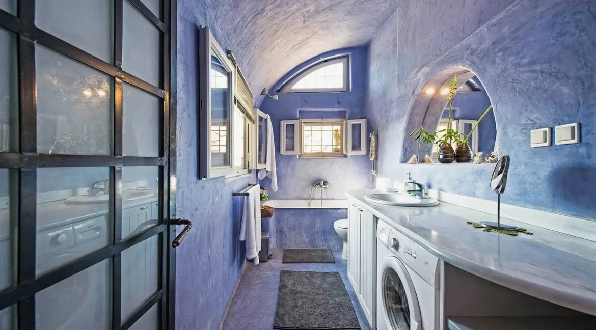 House for sale in Santoini with Panoramic Sea Views 12