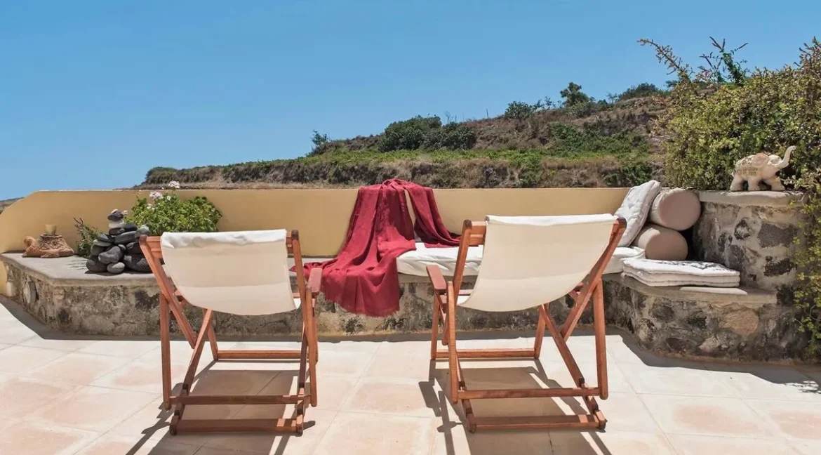 House for sale in Santoini with Panoramic Sea Views 15
