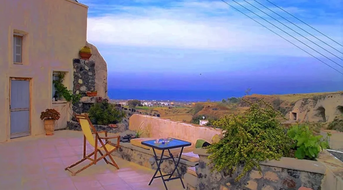 House for sale in Santoini with Panoramic Sea Views 16