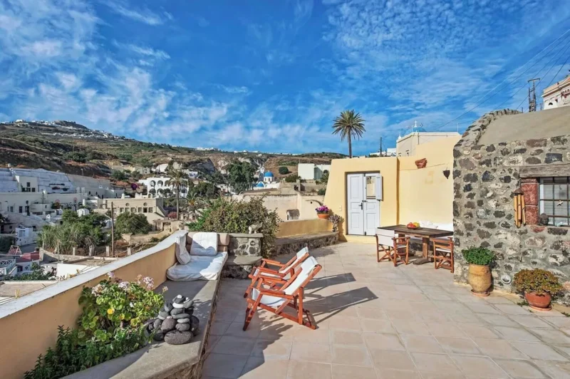 House for sale in Santoini with Sea Views