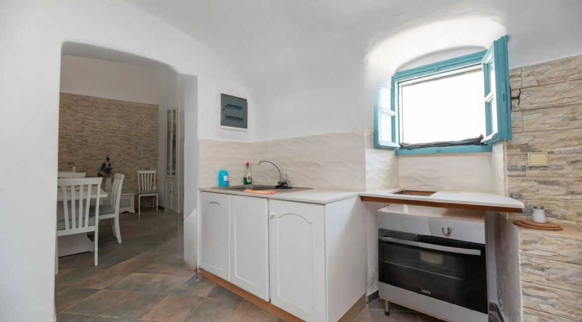 Traditional Complex for Sale in Vothonas Santorini 11