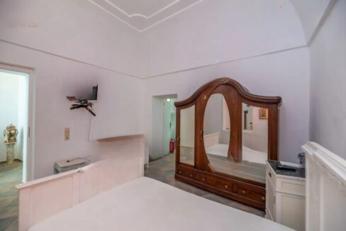Traditional Complex for Sale in Vothonas Santorini 14