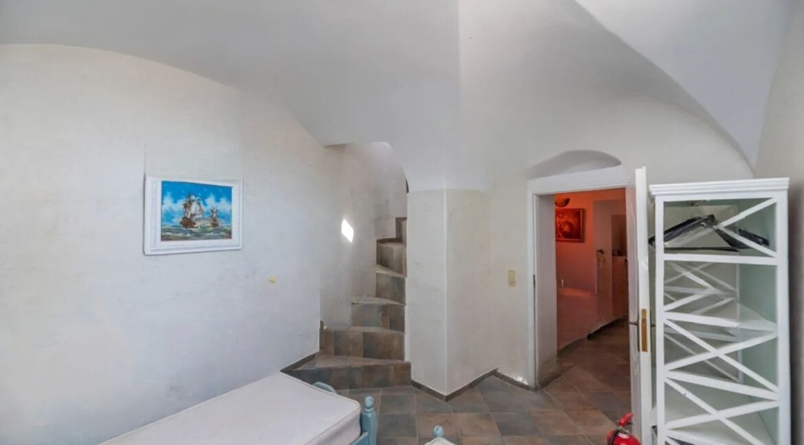 Traditional Complex for Sale in Vothonas Santorini 15
