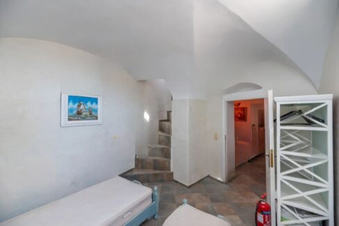 Traditional Complex for Sale in Vothonas Santorini 15