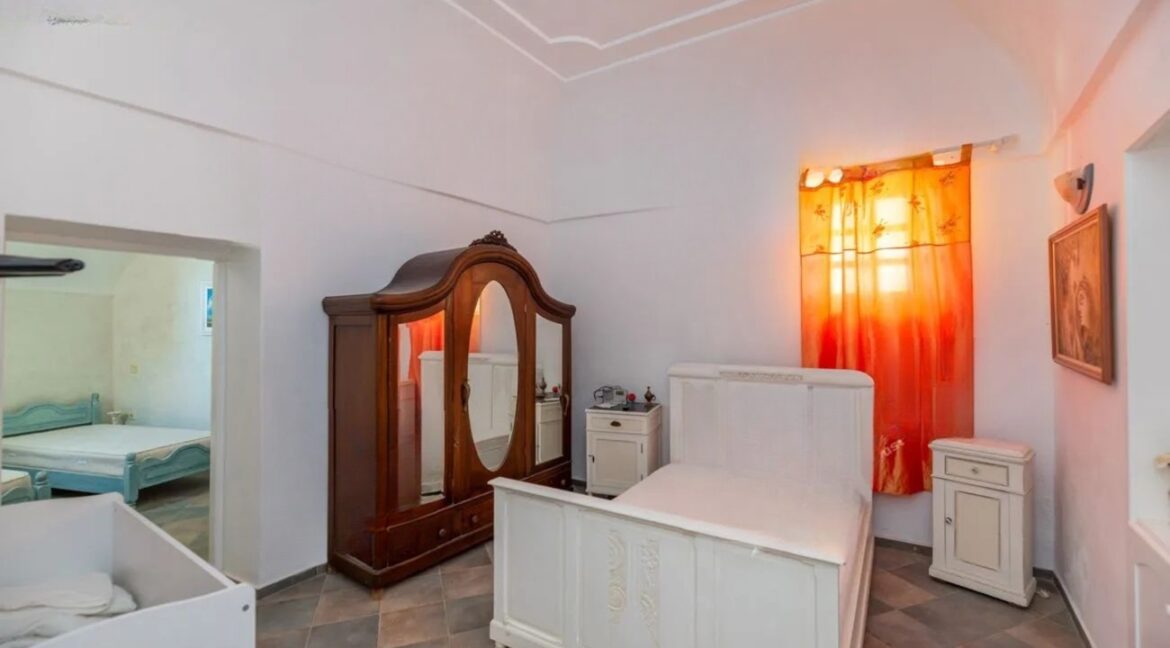 Traditional Complex for Sale in Vothonas Santorini 19