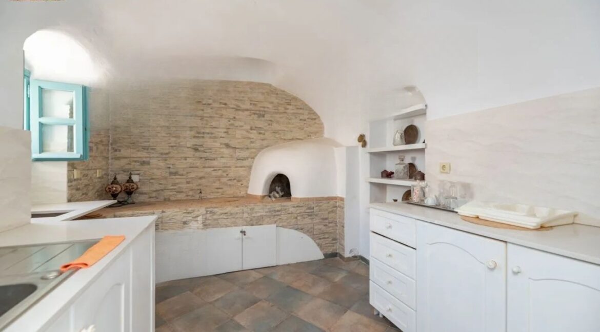 Traditional Complex for Sale in Vothonas Santorini 20