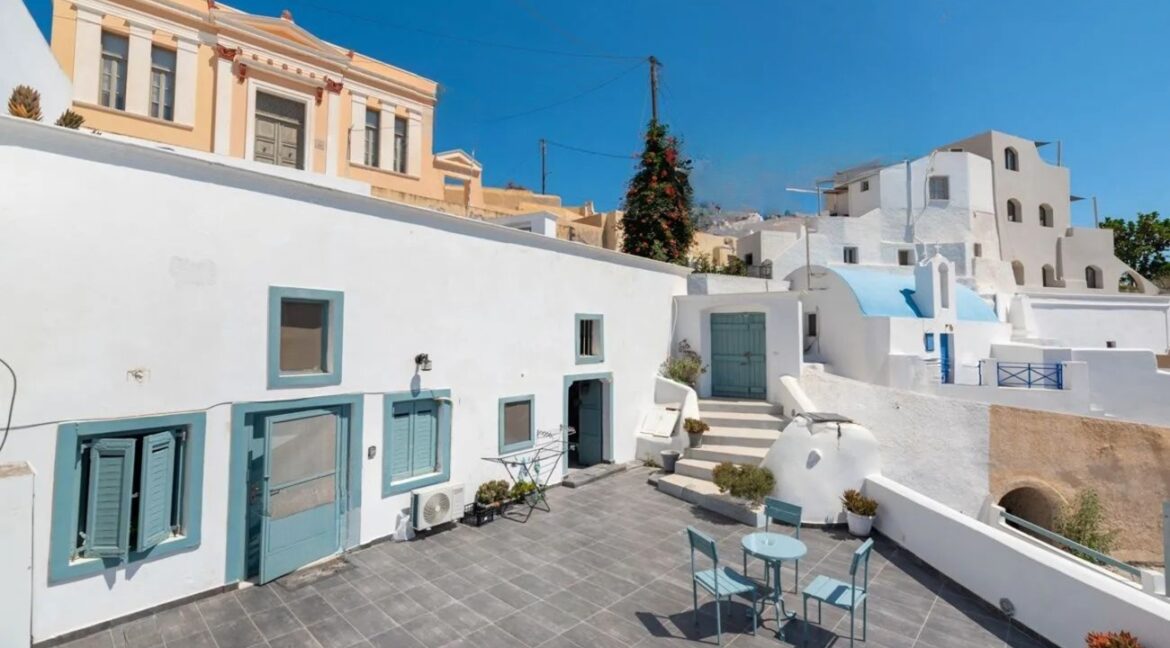 Traditional Complex for Sale in Vothonas Santorini 9