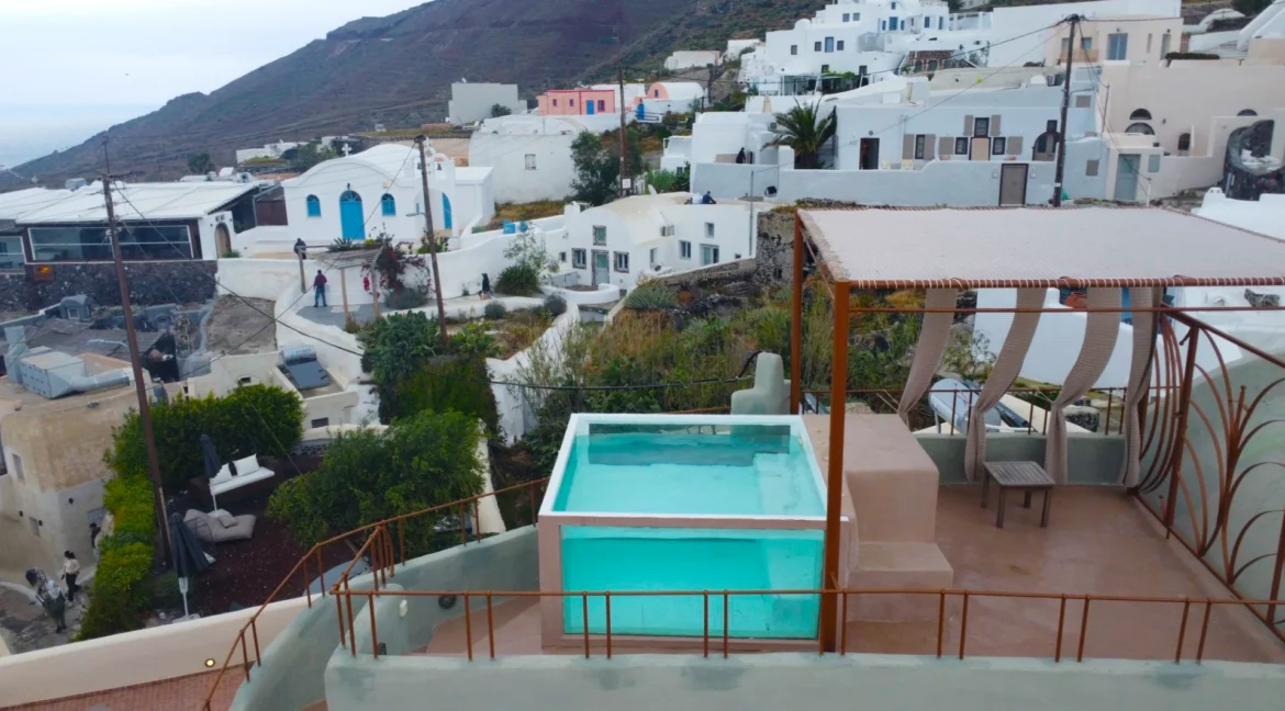 Traditional Villa Complex for Sale in Santorini 3