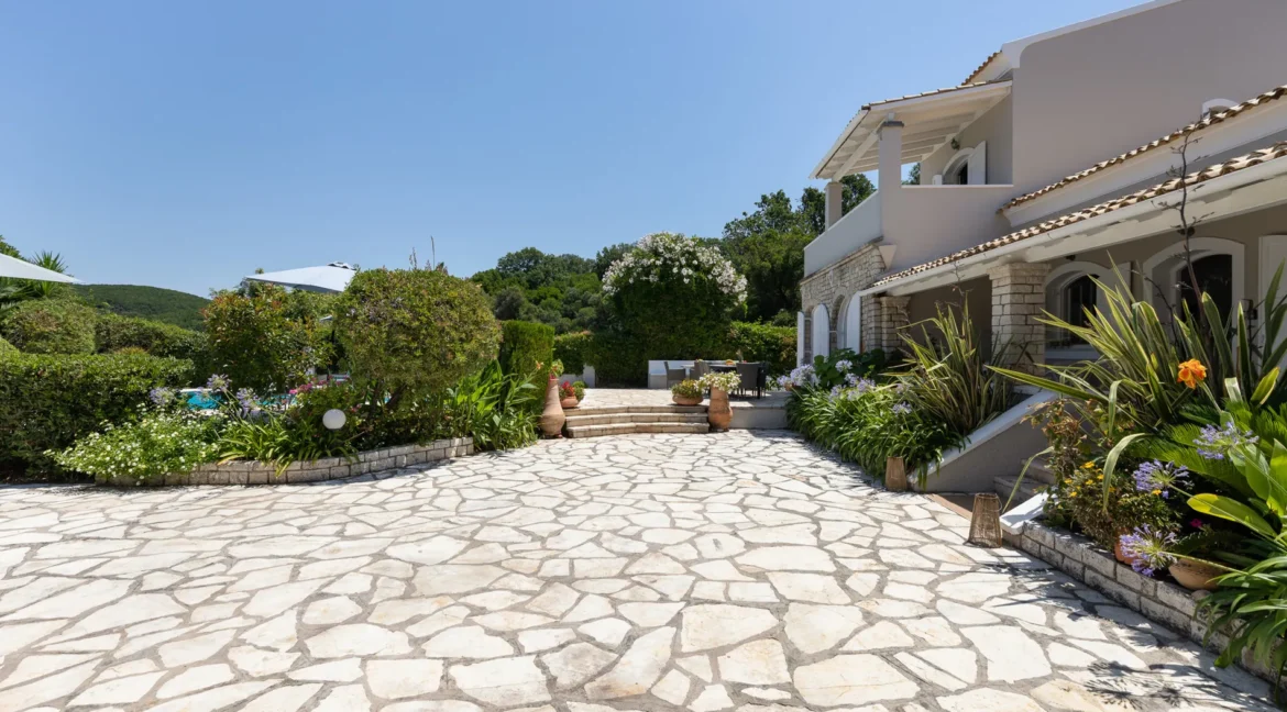 buy-a-seafront-villa-in-corfu-18656363_11