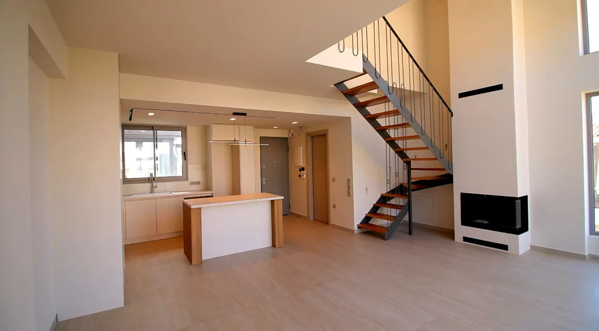 invest-in-a-property-in-athens-96214537_16