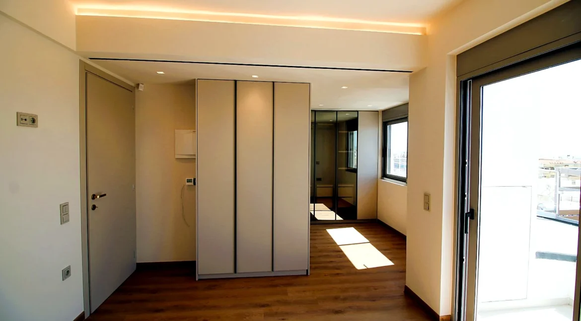 invest-in-a-property-in-athens-96214537_18