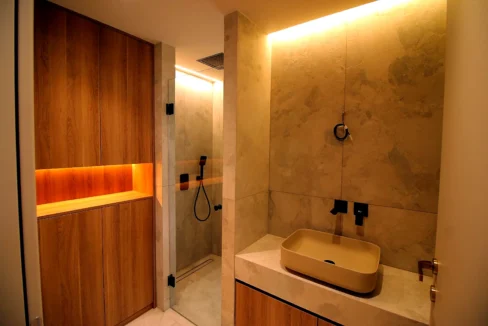 invest-in-a-property-in-athens-96214537_21