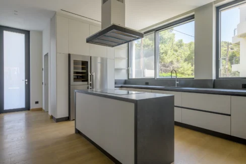 invest-in-a-sea-view-villa-in-athens-15691793_02