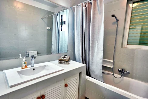 2-bedroom-apartment-for-rent-voula-150-m-70732467_14