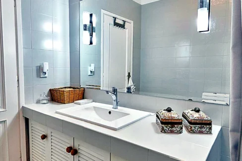 2-bedroom-apartment-for-rent-voula-150-m-70732467_15
