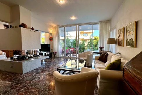 3-Bedroom Apartment for rent Vouliagmeni, Center – 150 m²
