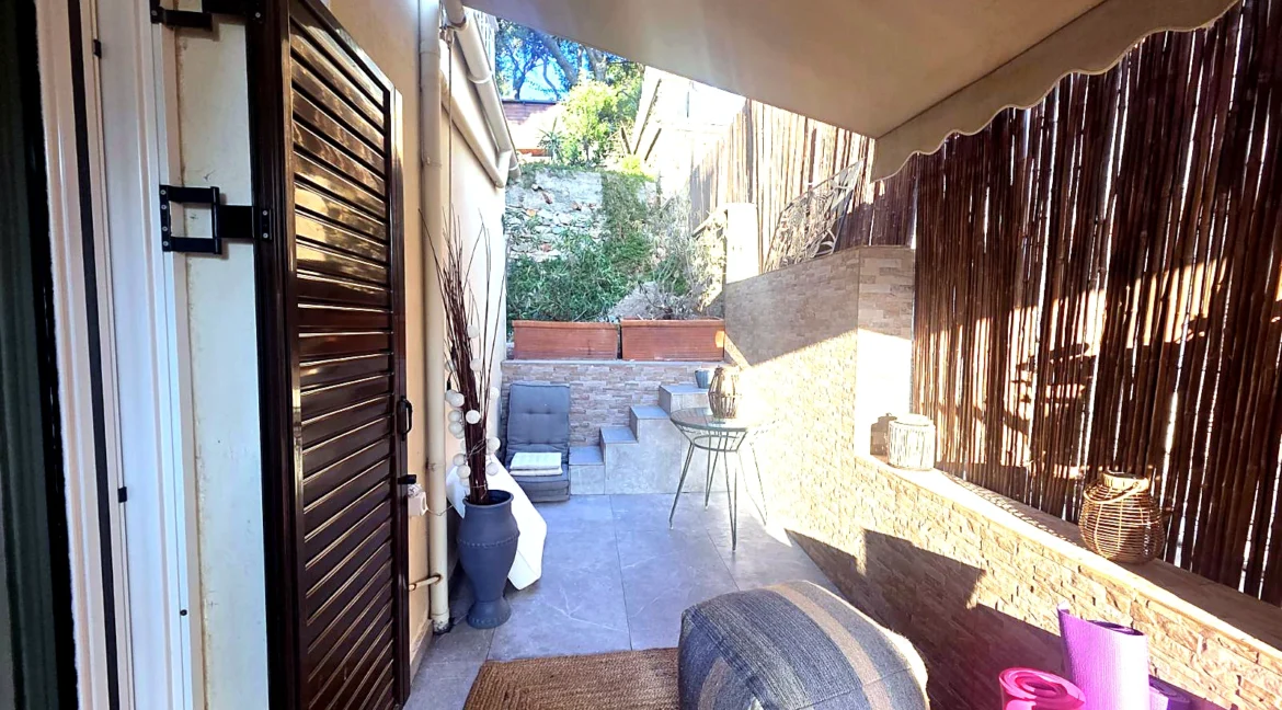 3-bedroom-apartment-for-rent-vouliagmeni-kavouri-90-m-97225223_22