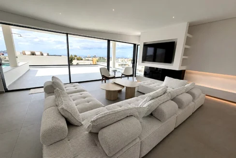 3-Bedroom Maisonette for rent Voula, Center – 180 m²