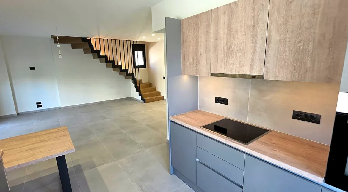 3-bedroom-maisonette-for-rent-voula-kalymniotika-114-m-96259945_01