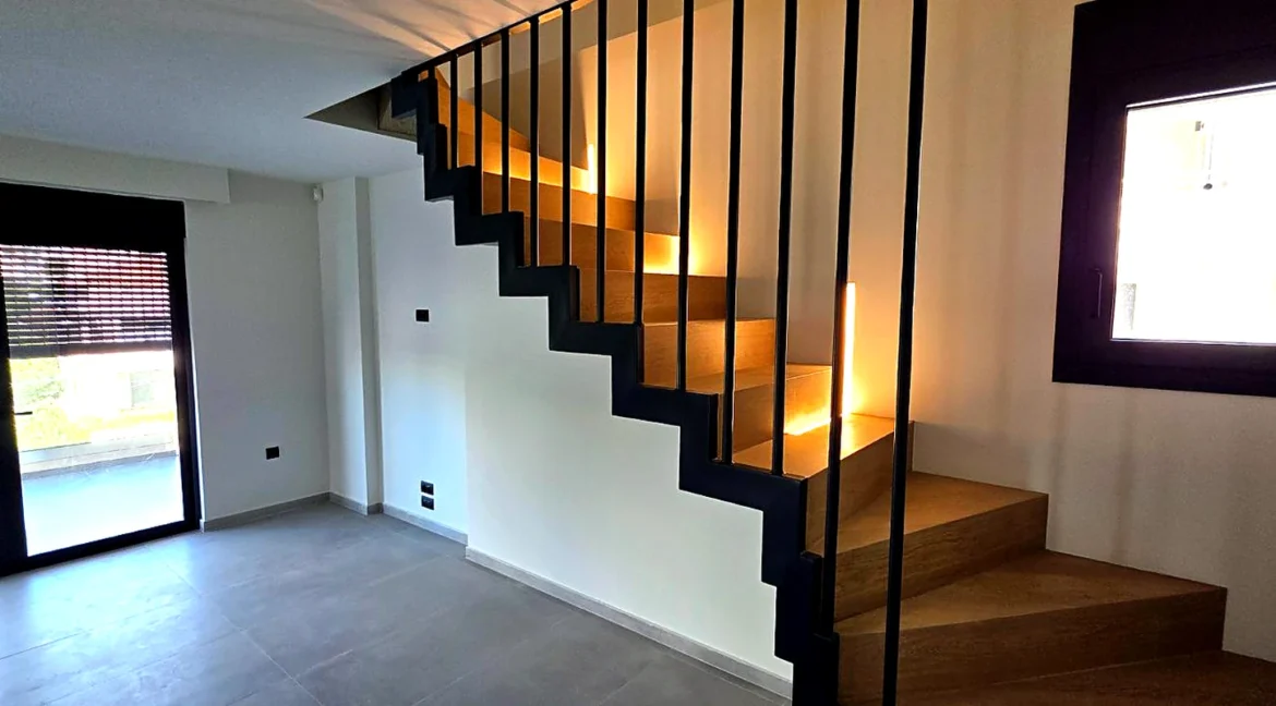 3-bedroom-maisonette-for-rent-voula-kalymniotika-114-m-96259945_02