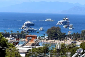 3-Bedroom Maisonette for rent Vouliagmeni, Center – 145 m²