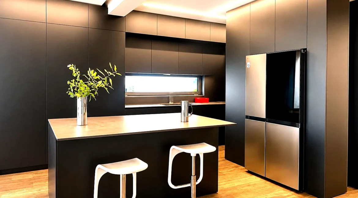 4-bedroom-apartment-for-rent-voula-center-319-m-79993419_17