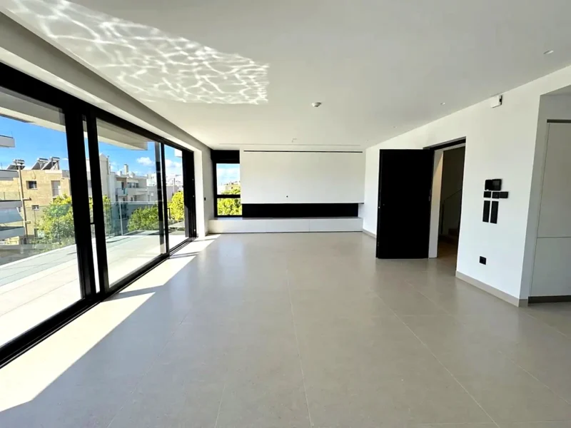 4-Bedroom Maisonette for rent Voula, Center – 200 m²