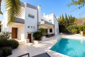 5-Bedroom House for rent Varkiza – 450 m²