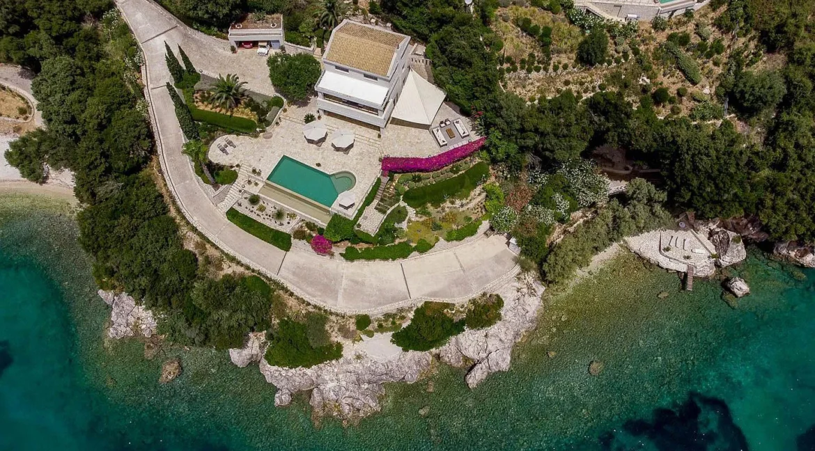 beautiful-beachfront-villa-for-sale-in-c-18369544_06