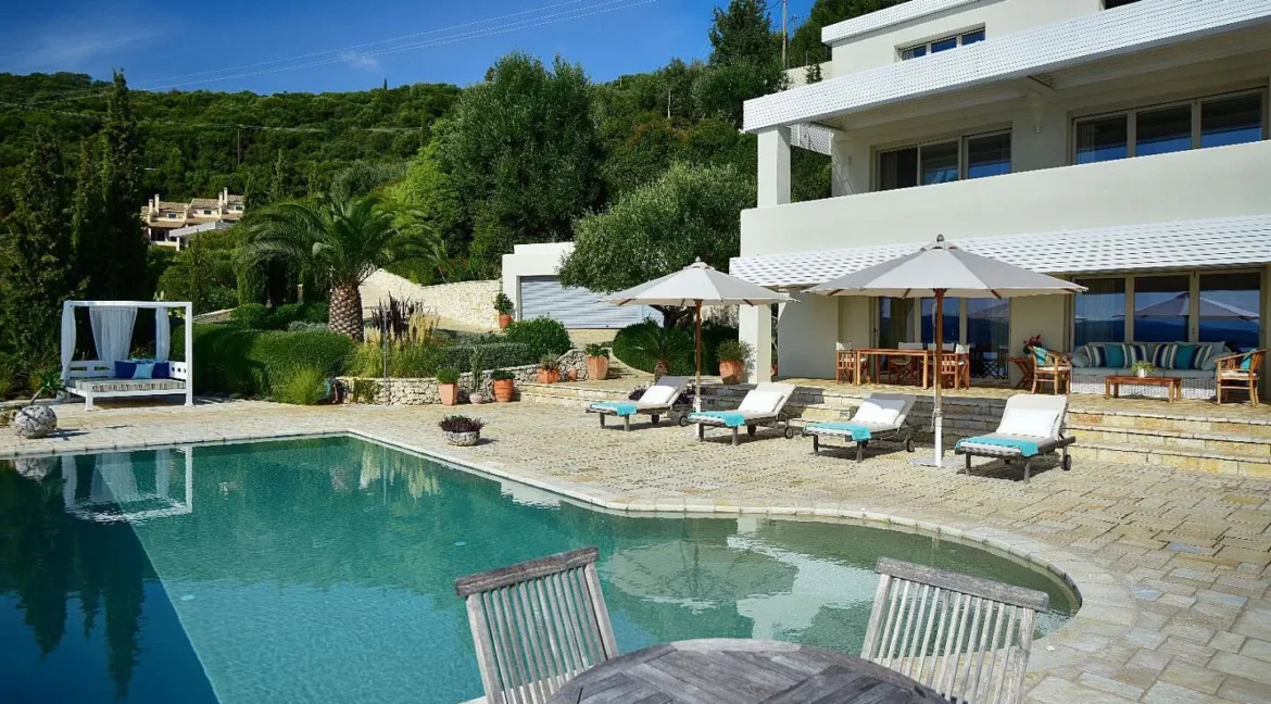 beautiful-beachfront-villa-for-sale-in-c-18369544_08