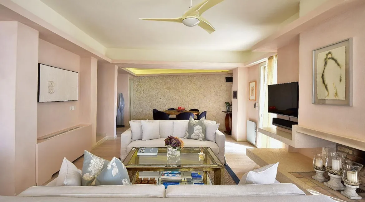 beautiful-beachfront-villa-for-sale-in-c-18369544_10