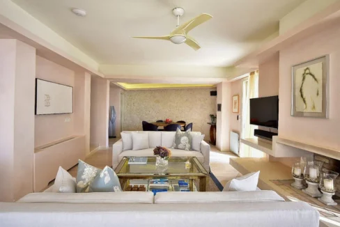 beautiful-beachfront-villa-for-sale-in-c-18369544_10