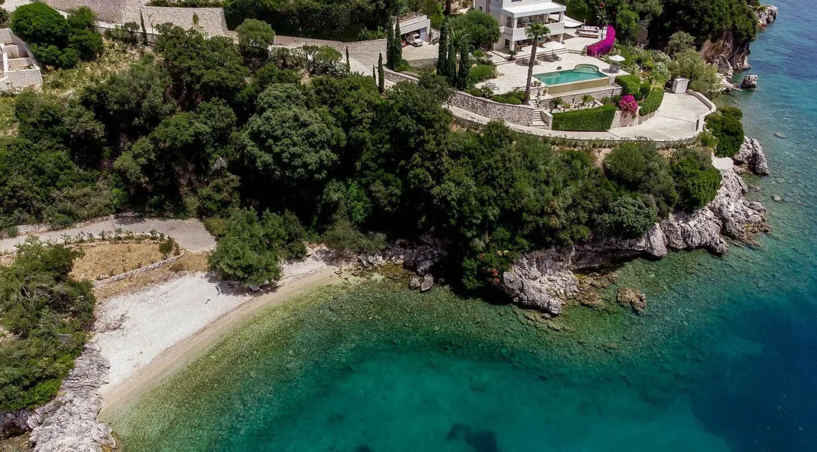 beautiful-beachfront-villa-for-sale-in-c-18369544_16