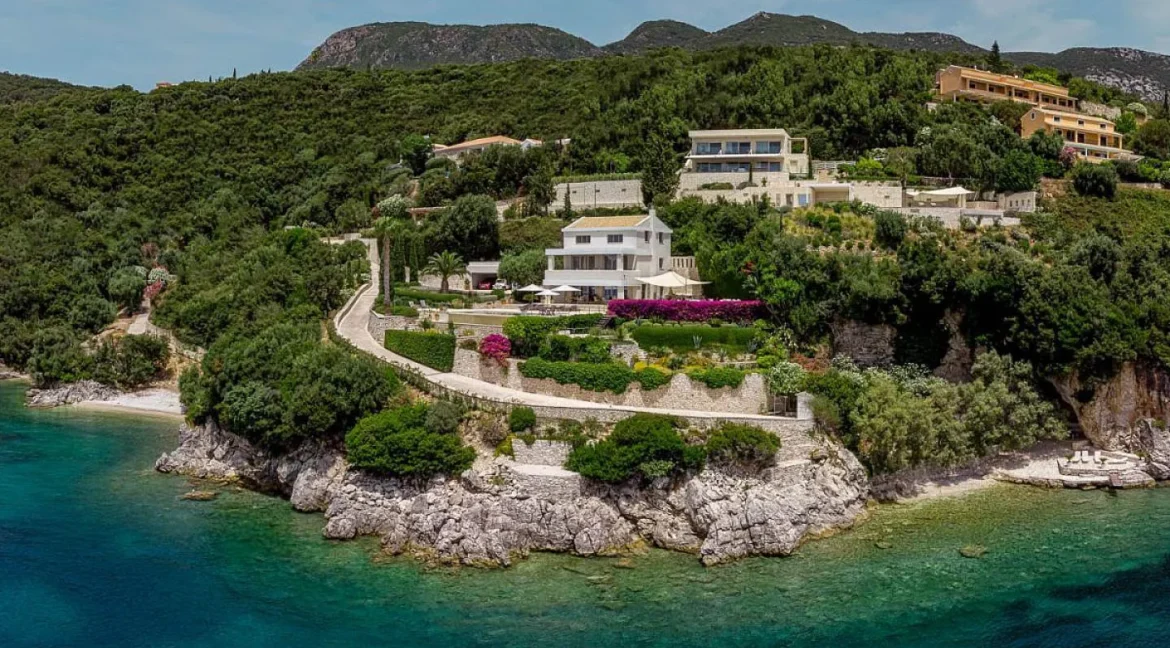 beautiful-beachfront-villa-for-sale-in-c-18369544_17